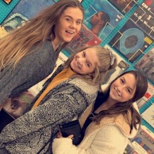 Meet your Posher, Ava